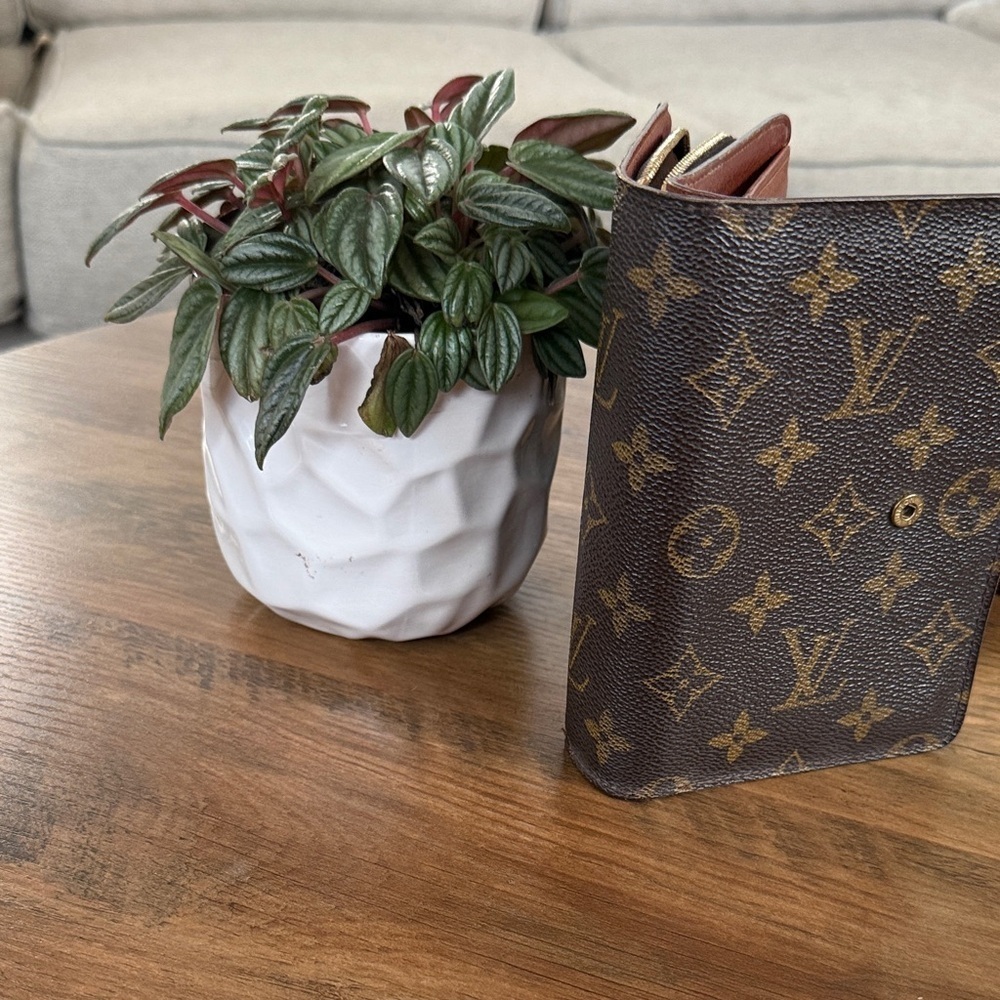 vintage Louis Vuitton Monogram Compact Zippé Wallet - Picture 15 of 16